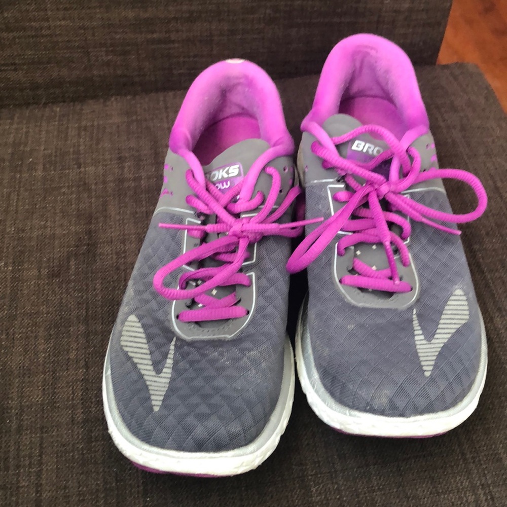 Brooks size 7.5 Pureflow 6 Runnimg Shoes